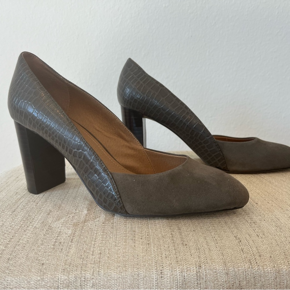 Tahari Gray Suede Chunky Heel Pumps